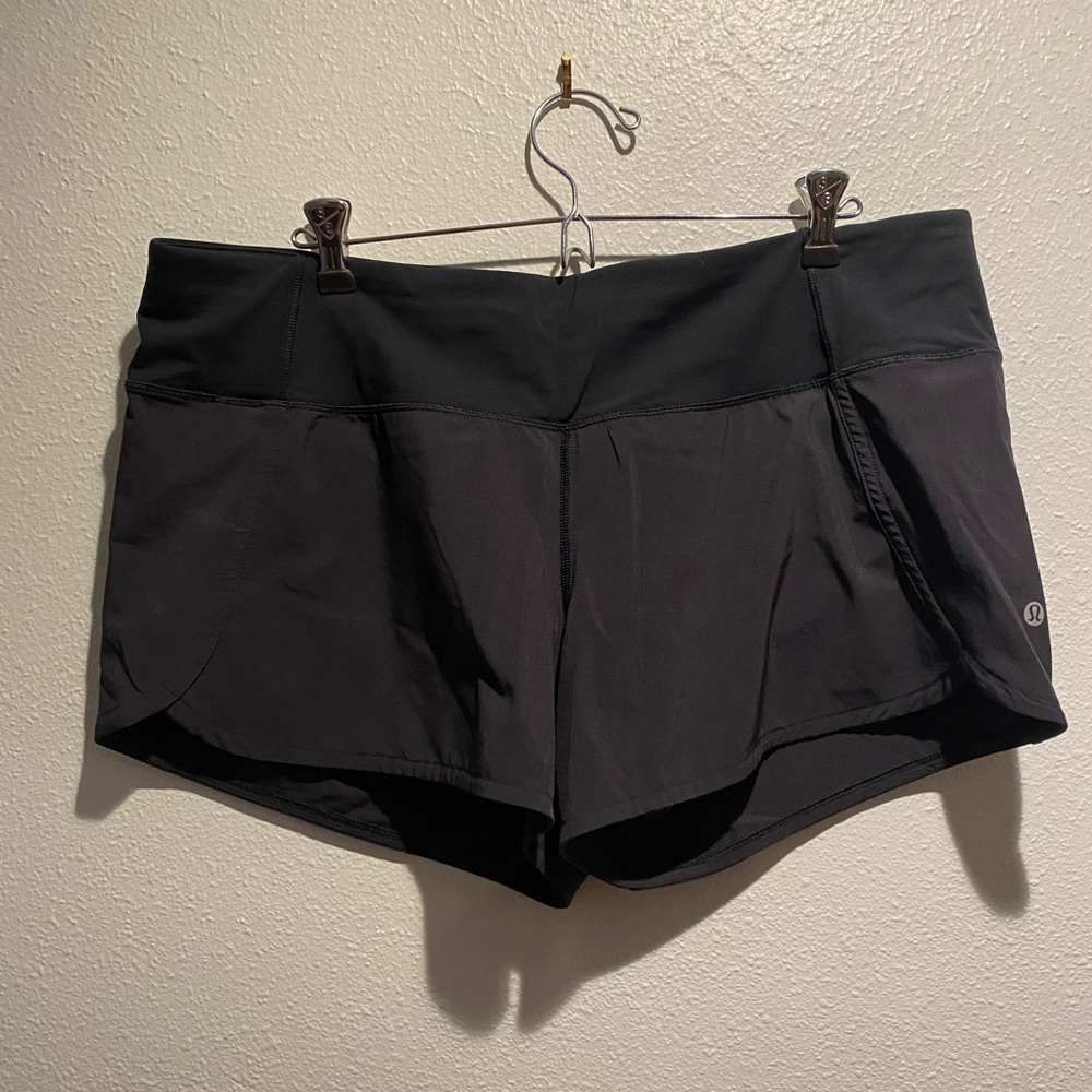 Lululemon Run Times Short II 4” size 12